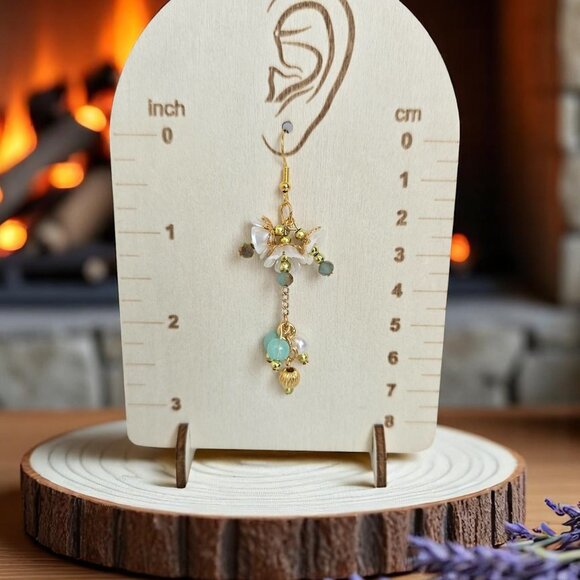 Multi white flower pearl dangle earring with aqua facet stones - Picture 4 of 4